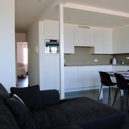 Modern Appartement Op De Zeedijk Met 2 Slaapkamers Te Oostende Exterior foto