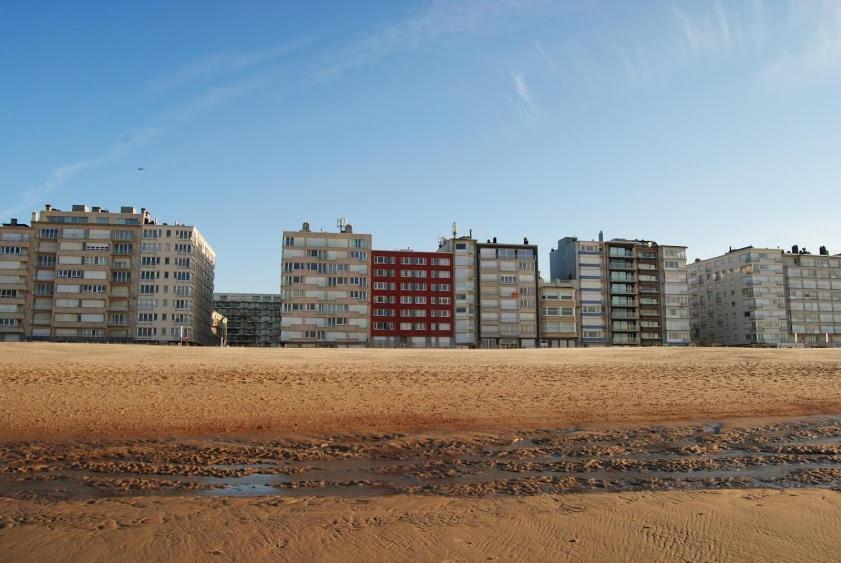 Modern Appartement Op De Zeedijk Met 2 Slaapkamers Te Oostende Exterior foto