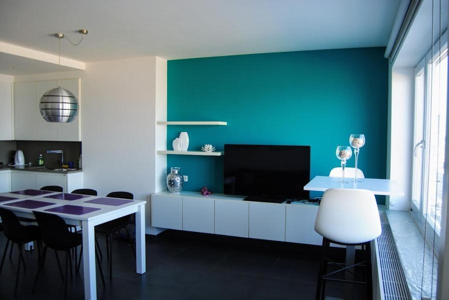 Modern Appartement Op De Zeedijk Met 2 Slaapkamers Te Oostende Exterior foto